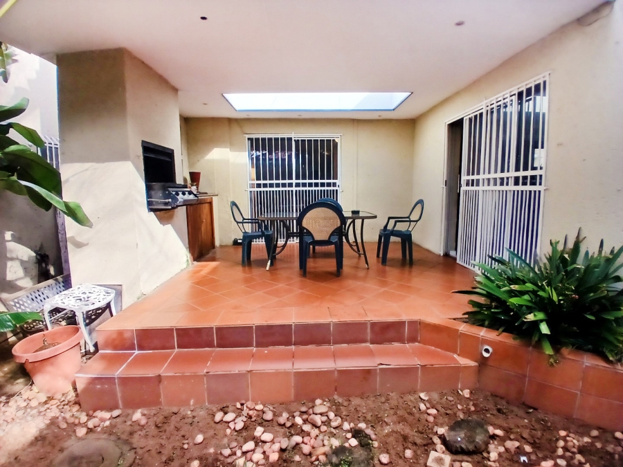 2 Bedroom Property for Sale in Orange Grove Gauteng