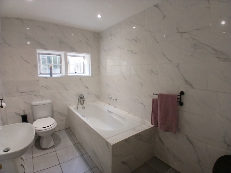 2 Bedroom Property for Sale in Orange Grove Gauteng