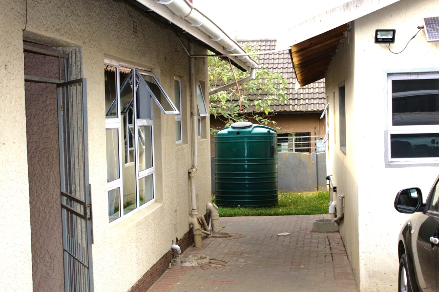 12 Bedroom Property for Sale in Rhodesfield Gauteng