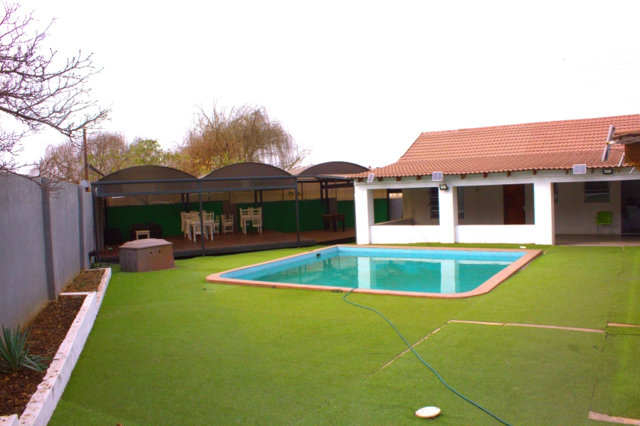 12 Bedroom Property for Sale in Rhodesfield Gauteng
