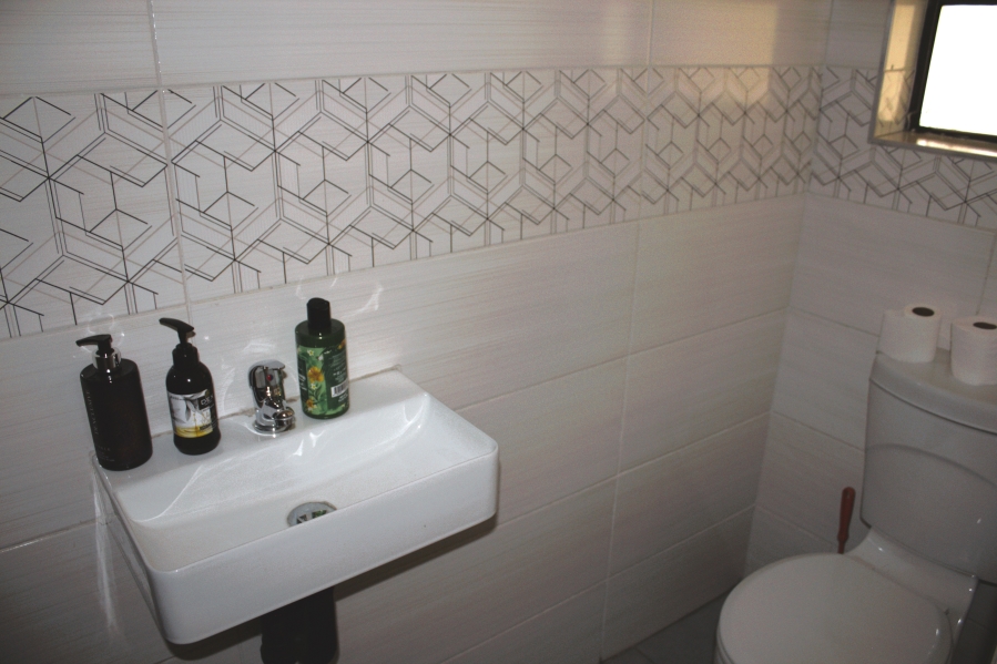 12 Bedroom Property for Sale in Rhodesfield Gauteng
