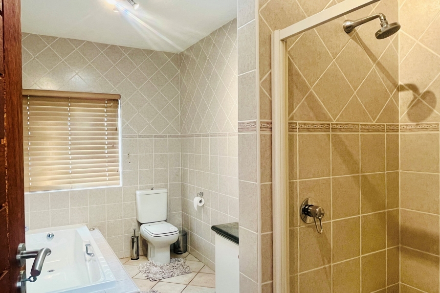 4 Bedroom Property for Sale in Woodmead Gauteng