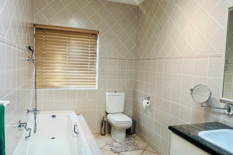4 Bedroom Property for Sale in Woodmead Gauteng