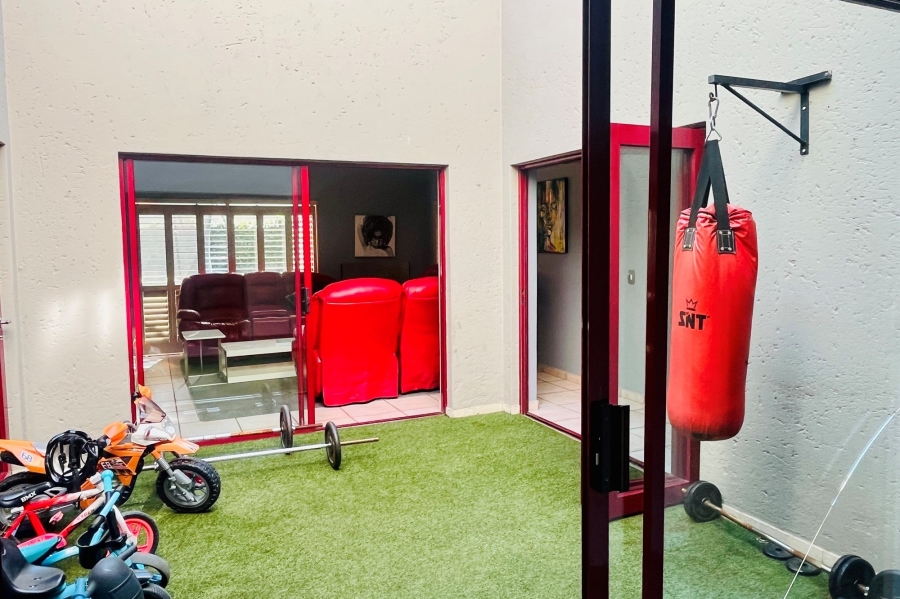 4 Bedroom Property for Sale in Woodmead Gauteng