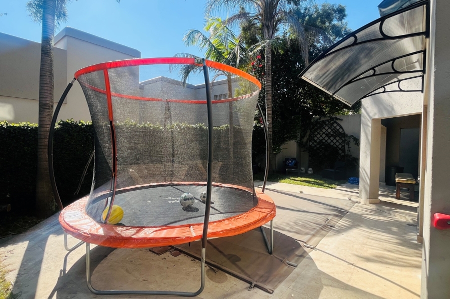 4 Bedroom Property for Sale in Woodmead Gauteng