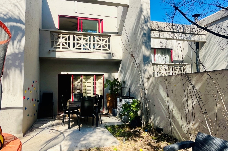 4 Bedroom Property for Sale in Woodmead Gauteng