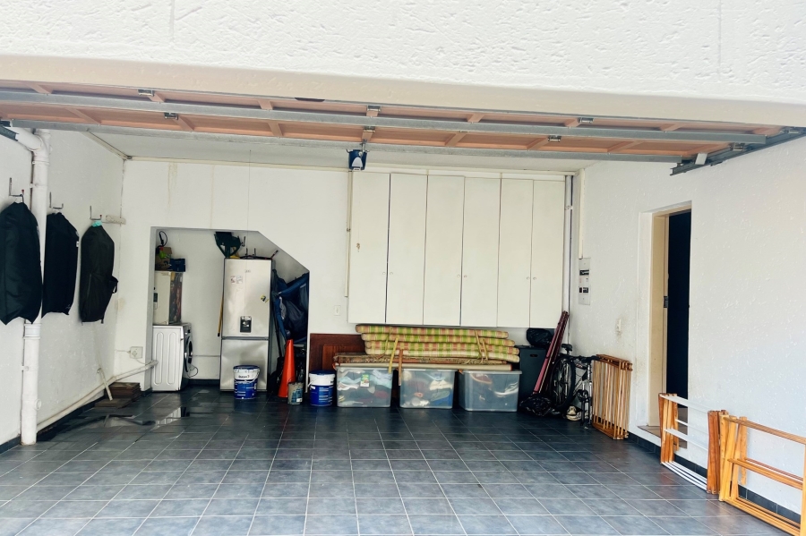 4 Bedroom Property for Sale in Woodmead Gauteng
