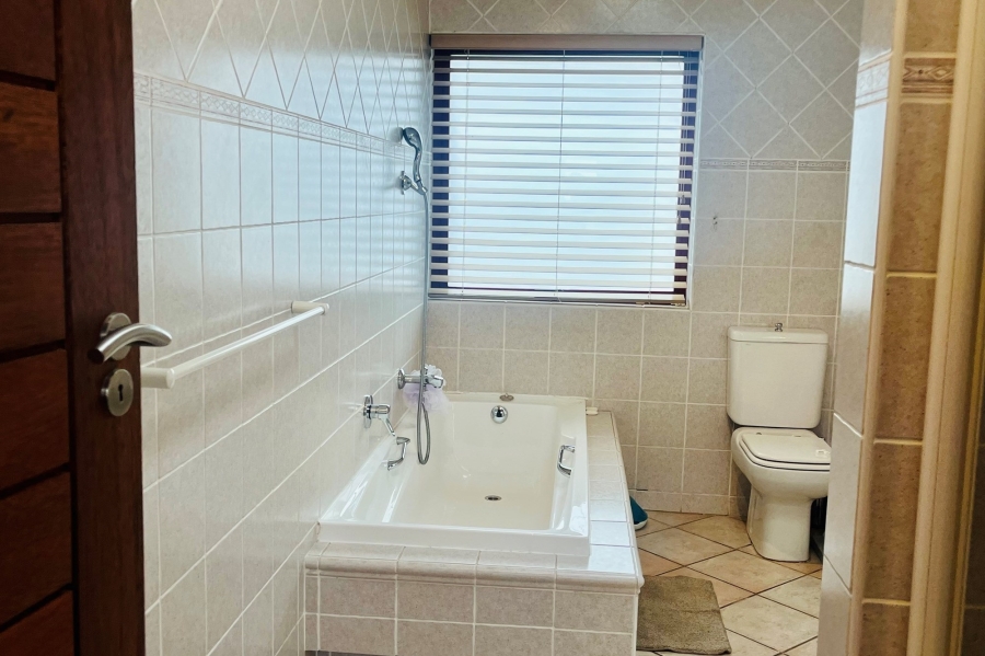 4 Bedroom Property for Sale in Woodmead Gauteng