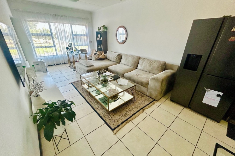 To Let 2 Bedroom Property for Rent in Oakdene Gauteng
