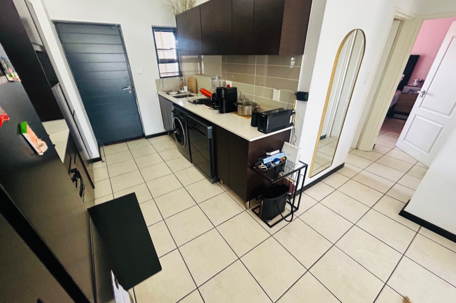 To Let 2 Bedroom Property for Rent in Oakdene Gauteng