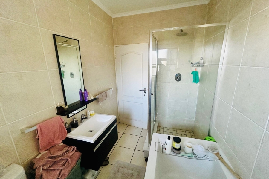 To Let 2 Bedroom Property for Rent in Oakdene Gauteng