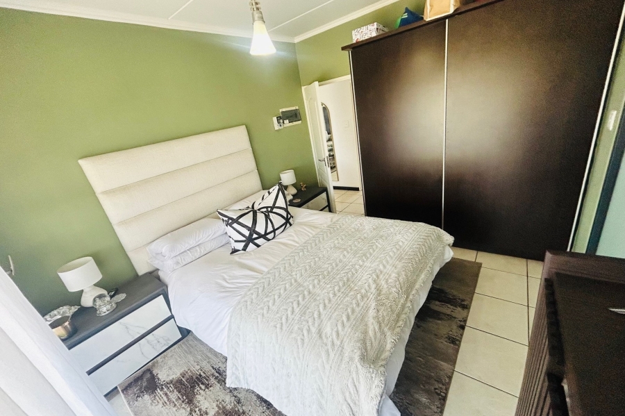 To Let 2 Bedroom Property for Rent in Oakdene Gauteng