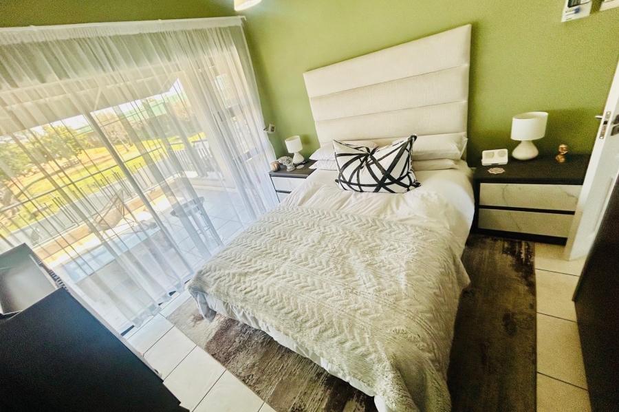 To Let 2 Bedroom Property for Rent in Oakdene Gauteng