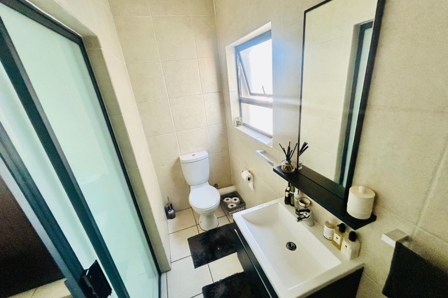 To Let 2 Bedroom Property for Rent in Oakdene Gauteng