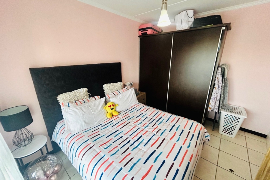 To Let 2 Bedroom Property for Rent in Oakdene Gauteng