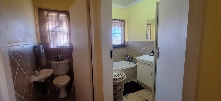 2 Bedroom Property for Sale in Wentworth Park Gauteng