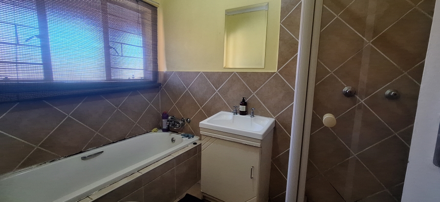 2 Bedroom Property for Sale in Wentworth Park Gauteng