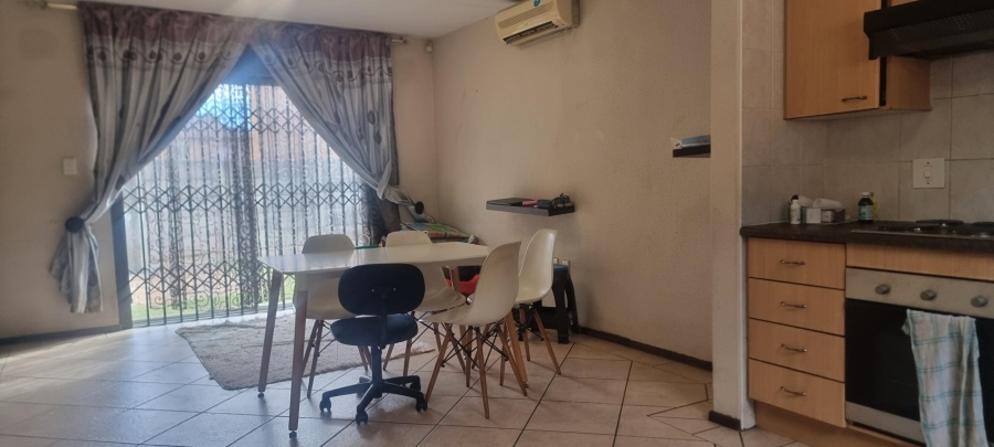 2 Bedroom Property for Sale in Sonneglans Gauteng