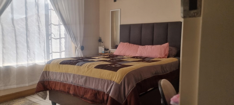 2 Bedroom Property for Sale in Sonneglans Gauteng