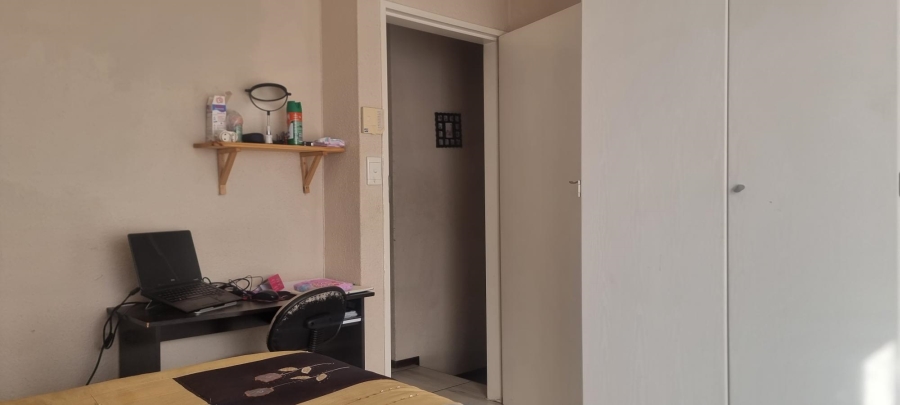 2 Bedroom Property for Sale in Sonneglans Gauteng