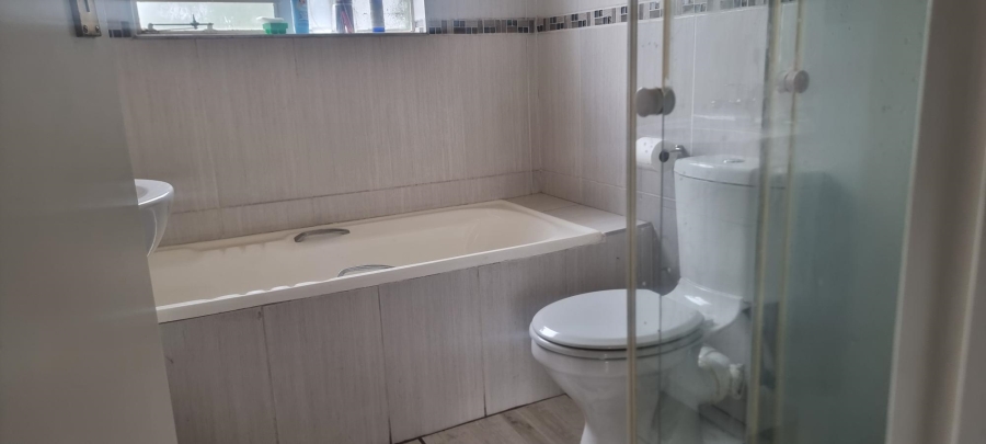 2 Bedroom Property for Sale in Sonneglans Gauteng