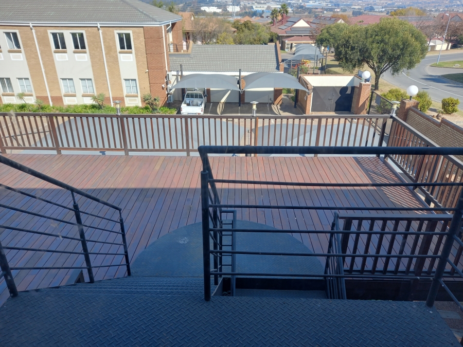 To Let commercial Property for Rent in Randjespark Gauteng
