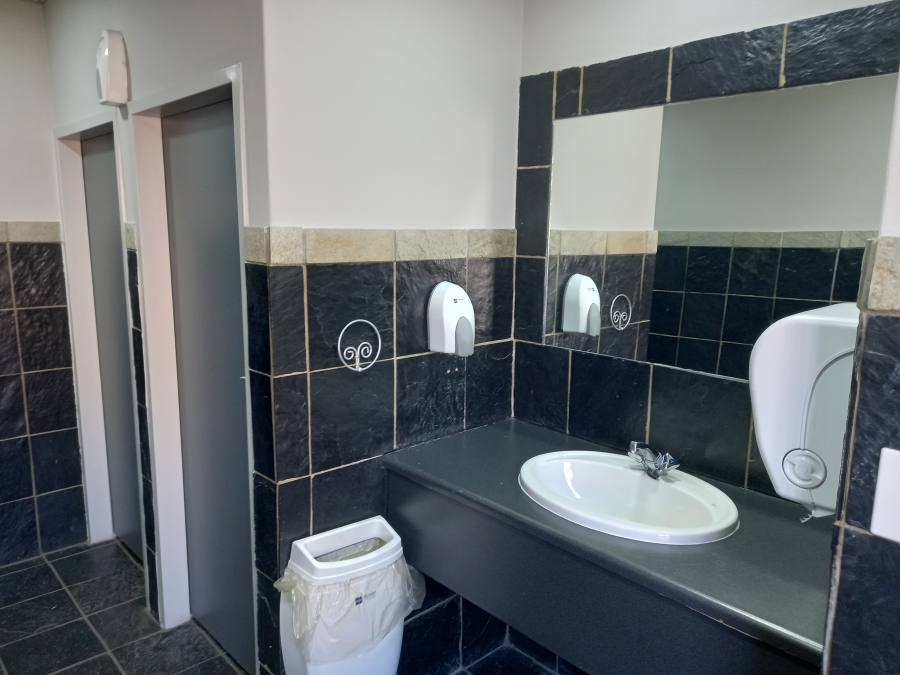 To Let commercial Property for Rent in Randjespark Gauteng