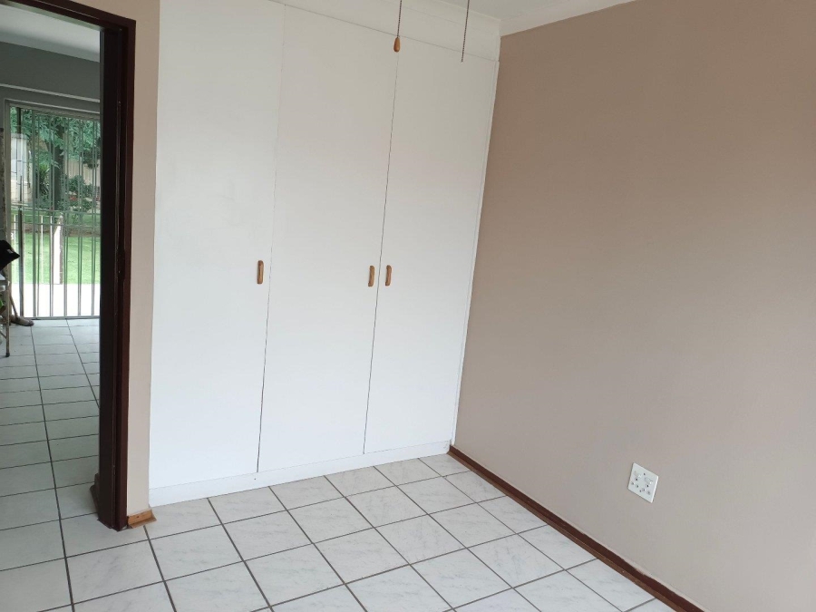 To Let 2 Bedroom Property for Rent in Groblerpark Gauteng