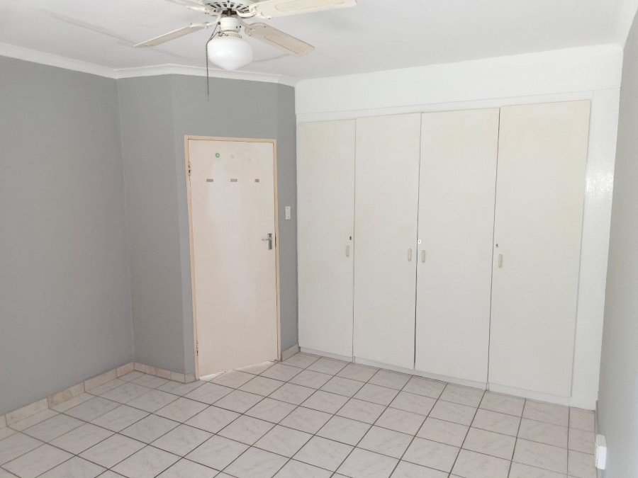 To Let 2 Bedroom Property for Rent in Groblerpark Gauteng