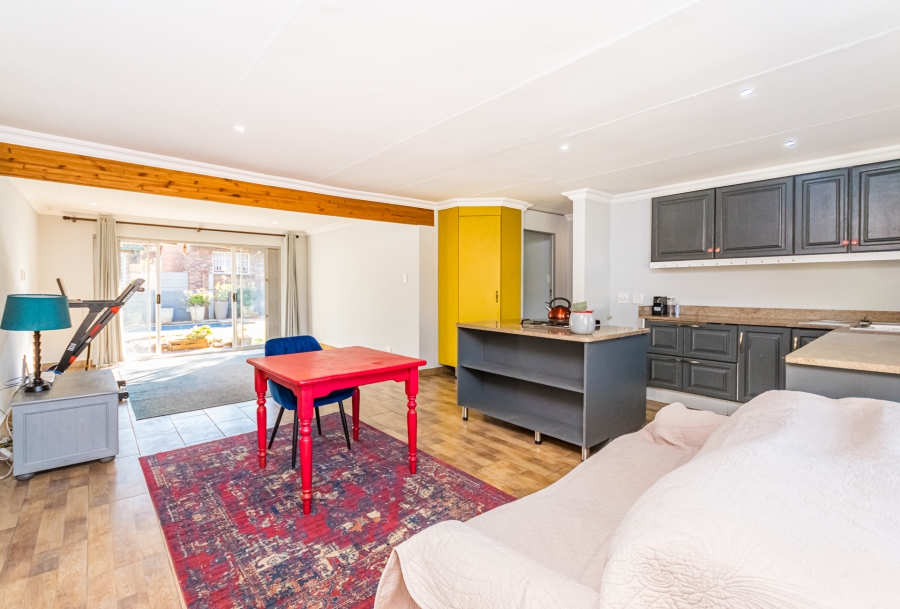 2 Bedroom Property for Sale in Die Hoewes Gauteng