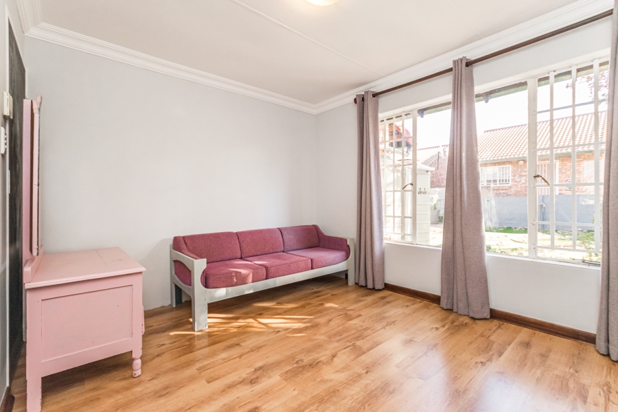 2 Bedroom Property for Sale in Die Hoewes Gauteng