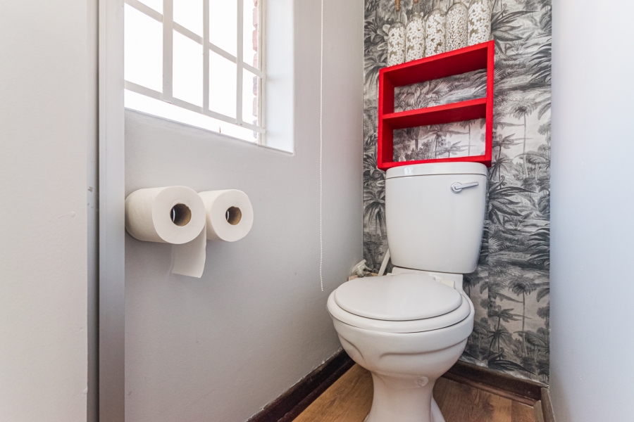 2 Bedroom Property for Sale in Die Hoewes Gauteng