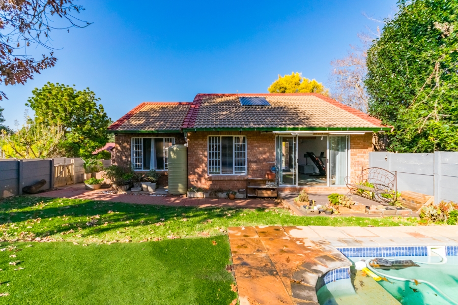 2 Bedroom Property for Sale in Die Hoewes Gauteng