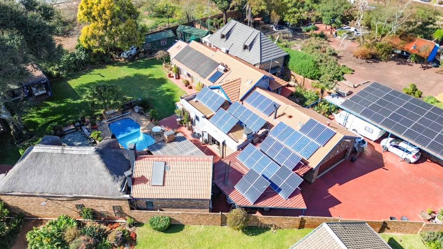 7 Bedroom Property for Sale in Pierre Van Ryneveld Gauteng