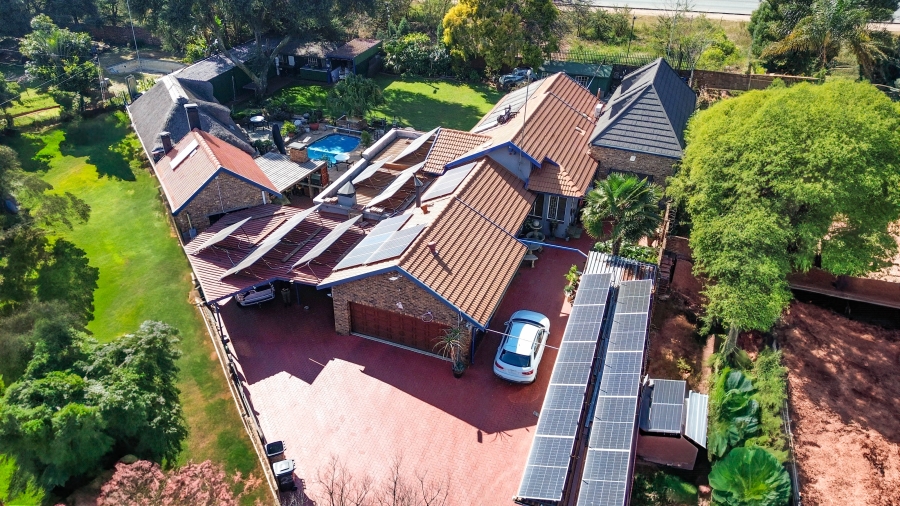 7 Bedroom Property for Sale in Pierre Van Ryneveld Gauteng