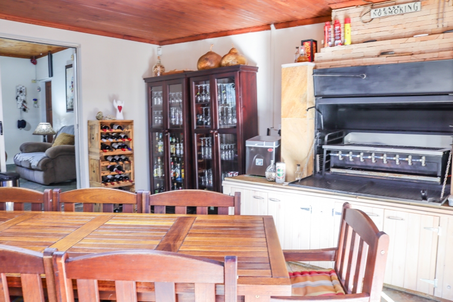 7 Bedroom Property for Sale in Pierre Van Ryneveld Gauteng