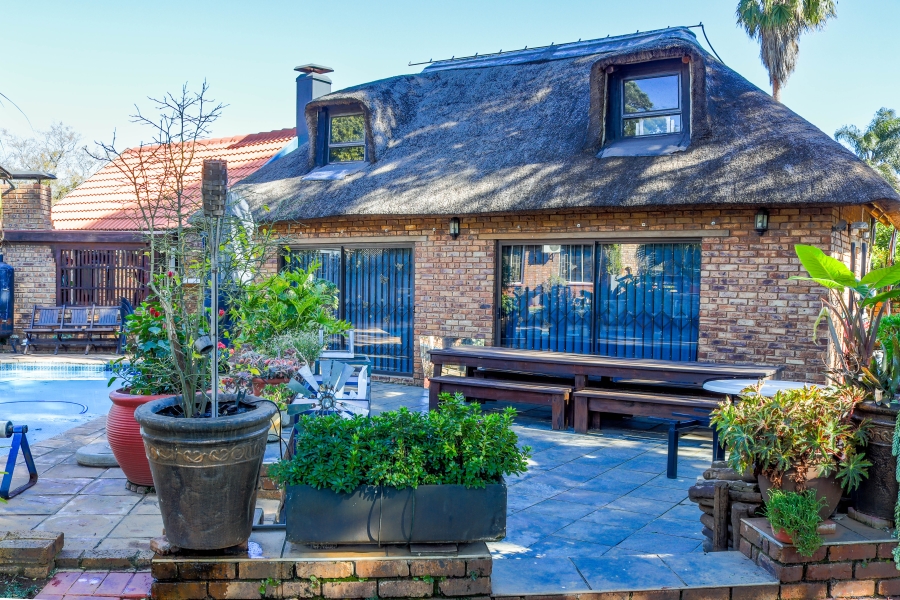 7 Bedroom Property for Sale in Pierre Van Ryneveld Gauteng