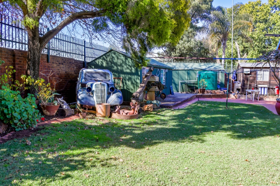 7 Bedroom Property for Sale in Pierre Van Ryneveld Gauteng