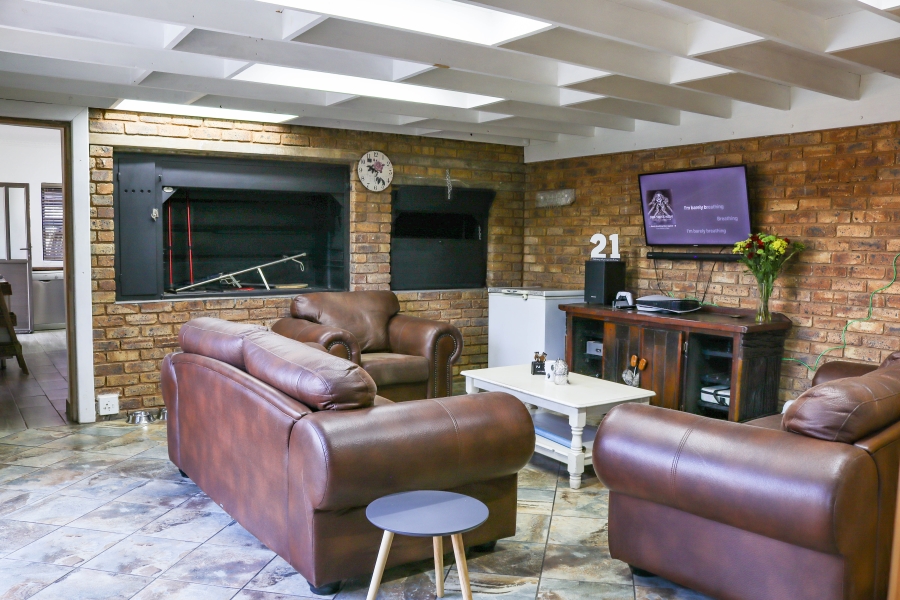 7 Bedroom Property for Sale in Pierre Van Ryneveld Gauteng