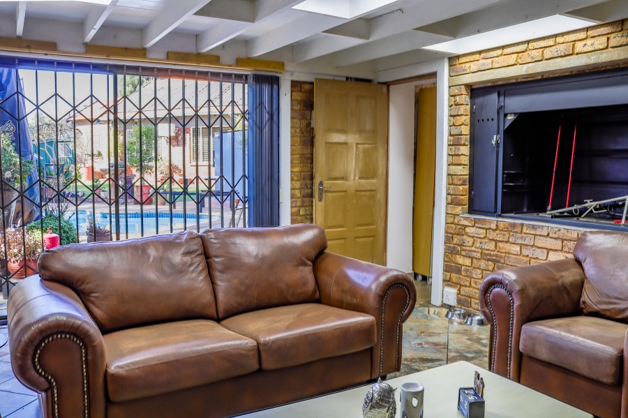 7 Bedroom Property for Sale in Pierre Van Ryneveld Gauteng