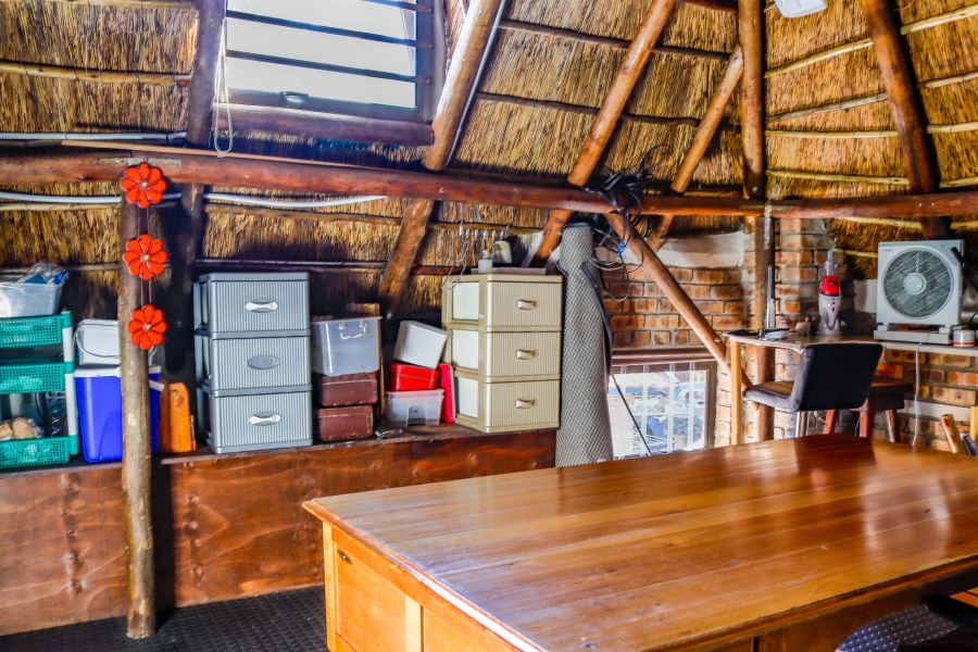 7 Bedroom Property for Sale in Pierre Van Ryneveld Gauteng
