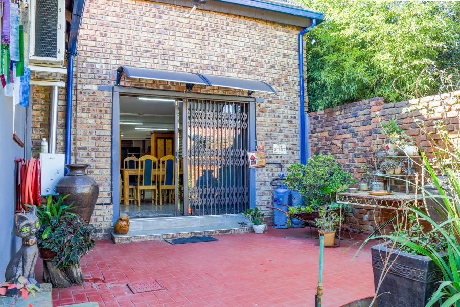 7 Bedroom Property for Sale in Pierre Van Ryneveld Gauteng