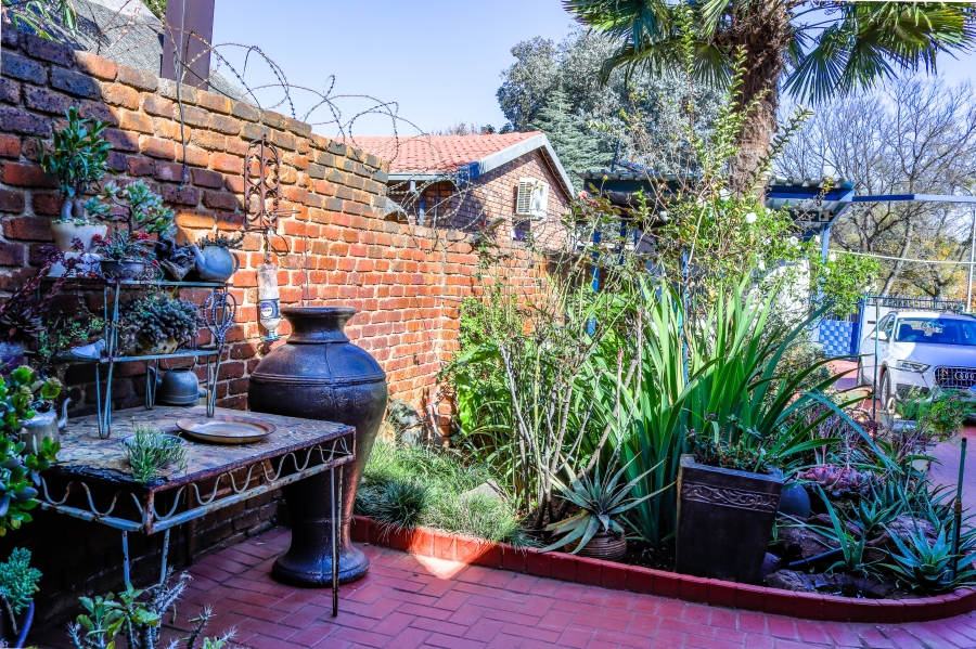 7 Bedroom Property for Sale in Pierre Van Ryneveld Gauteng