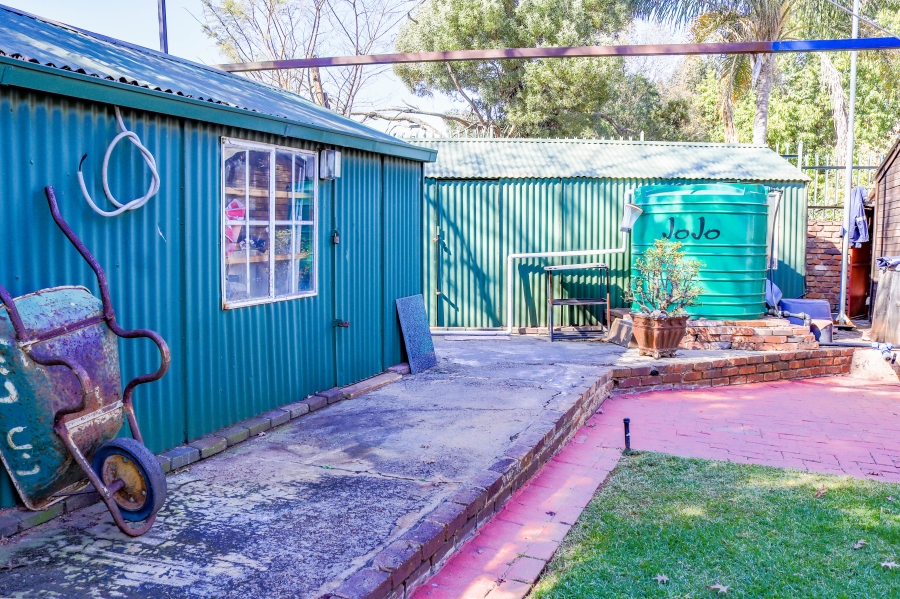 7 Bedroom Property for Sale in Pierre Van Ryneveld Gauteng