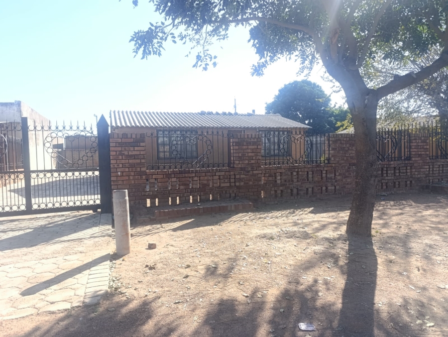 2 Bedroom Property for Sale in Mabopane Unit B Gauteng