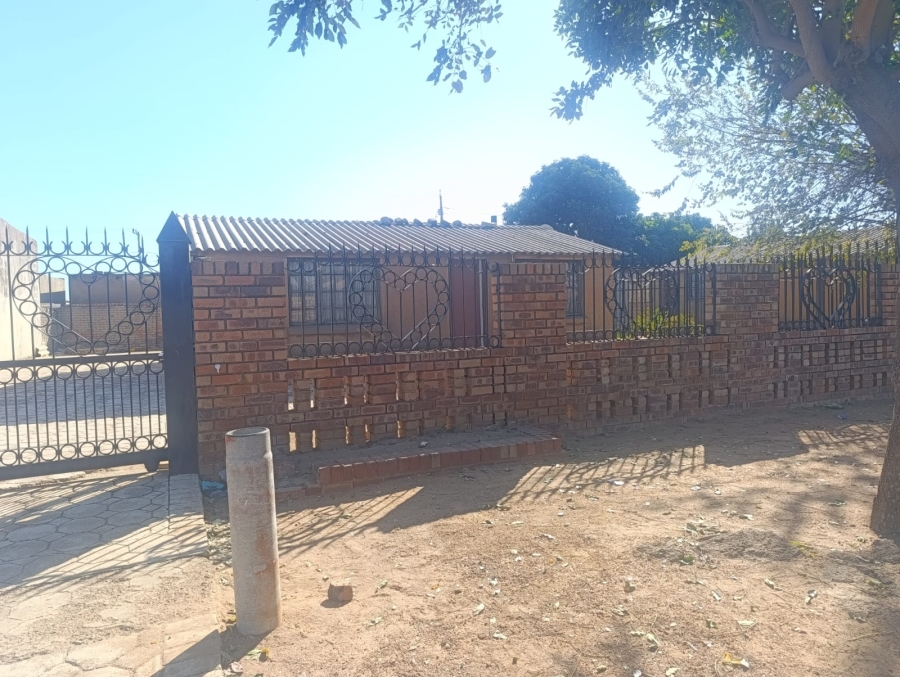 2 Bedroom Property for Sale in Mabopane Unit B Gauteng