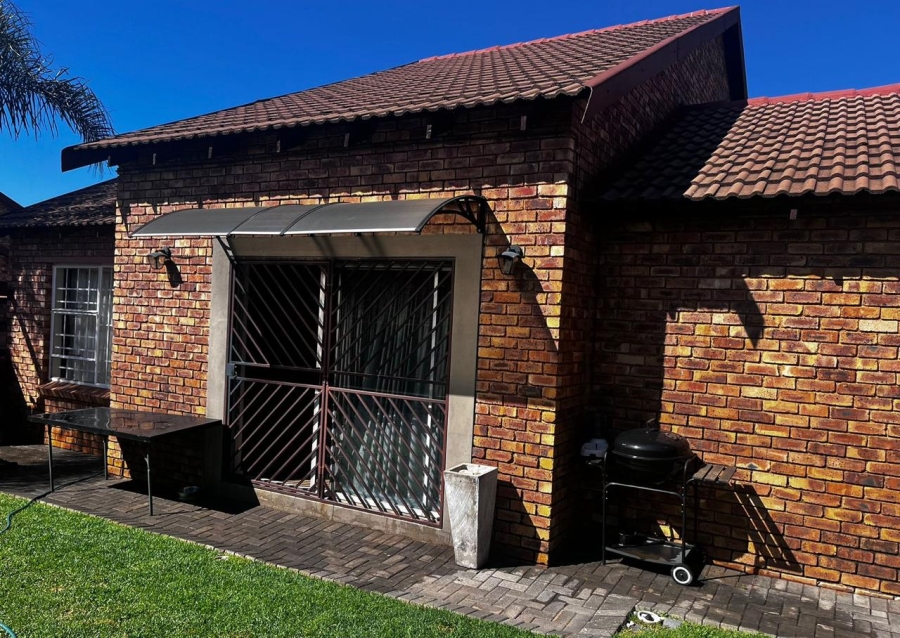 To Let 3 Bedroom Property for Rent in Wilgeheuwel Gauteng