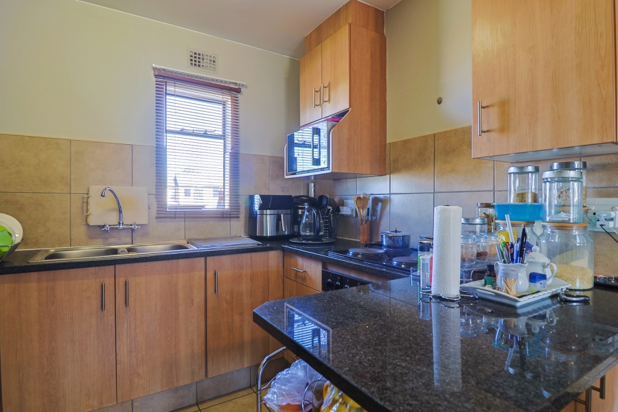 2 Bedroom Property for Sale in Olifantsvlei Gauteng