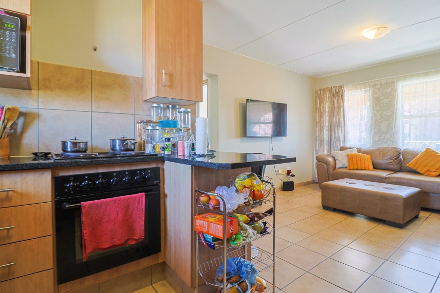 2 Bedroom Property for Sale in Olifantsvlei Gauteng