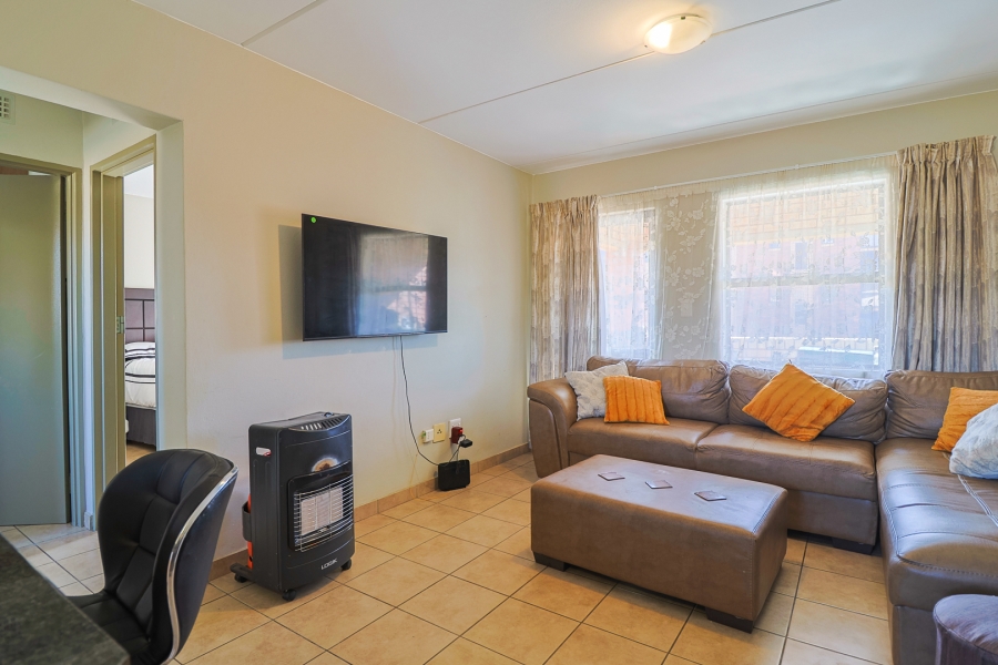 2 Bedroom Property for Sale in Olifantsvlei Gauteng